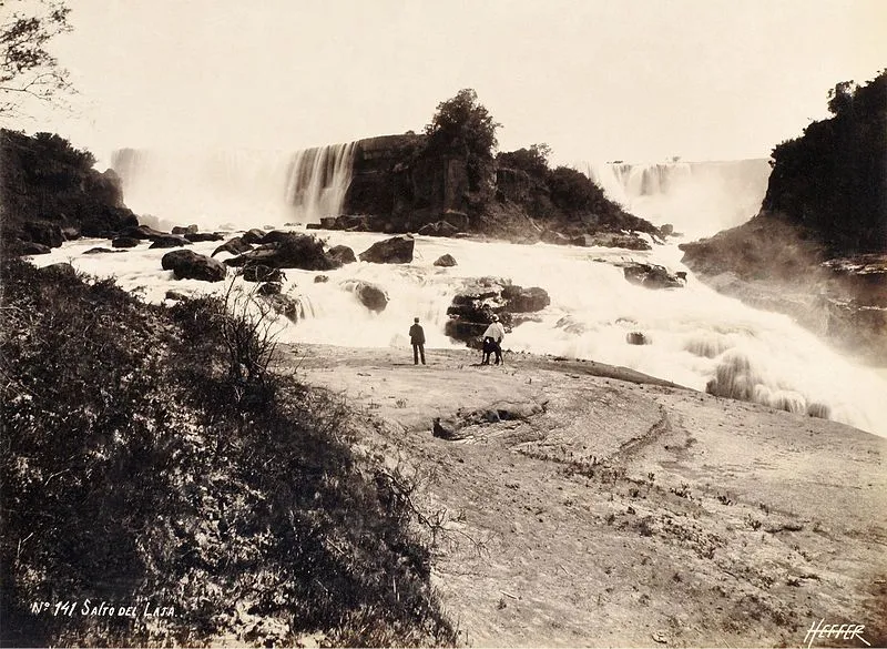 El salto en invierno a comienzos del siglo XX, fotografiado por Obder Heffer.