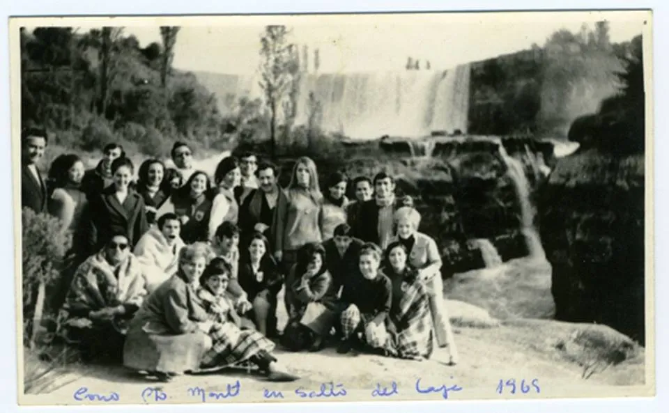 Integrantes del Coro de Puerto Montt, 1969. Memorias del Siglo XX.